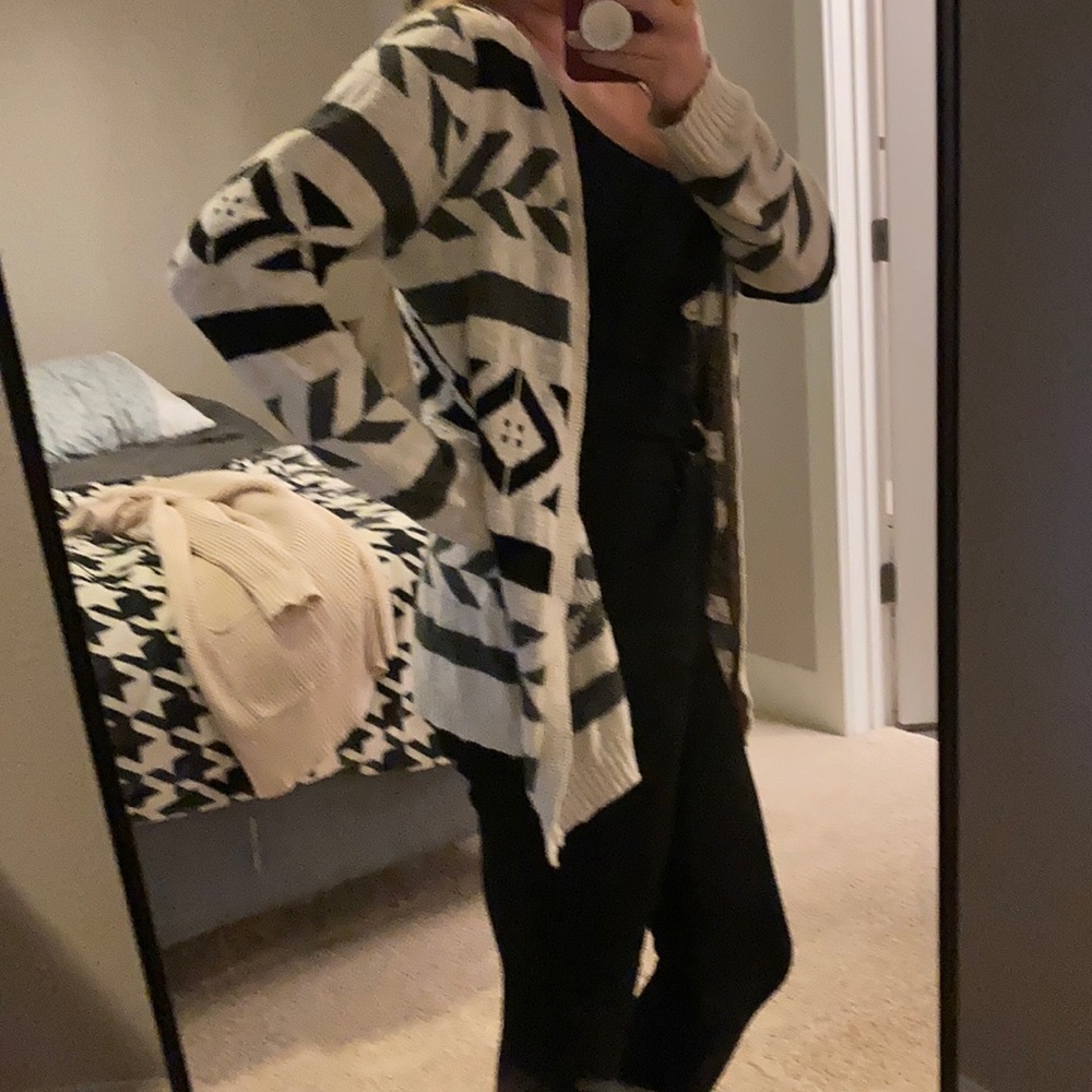 Long Aztec sweater - Picture 2 of 5